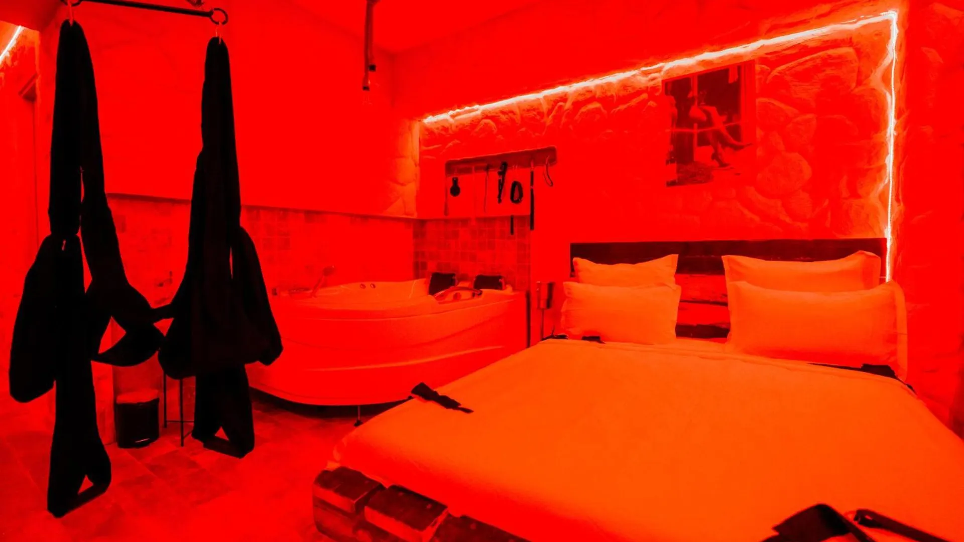Luxury Jacuzzi Love Room Bucureşti 0*,